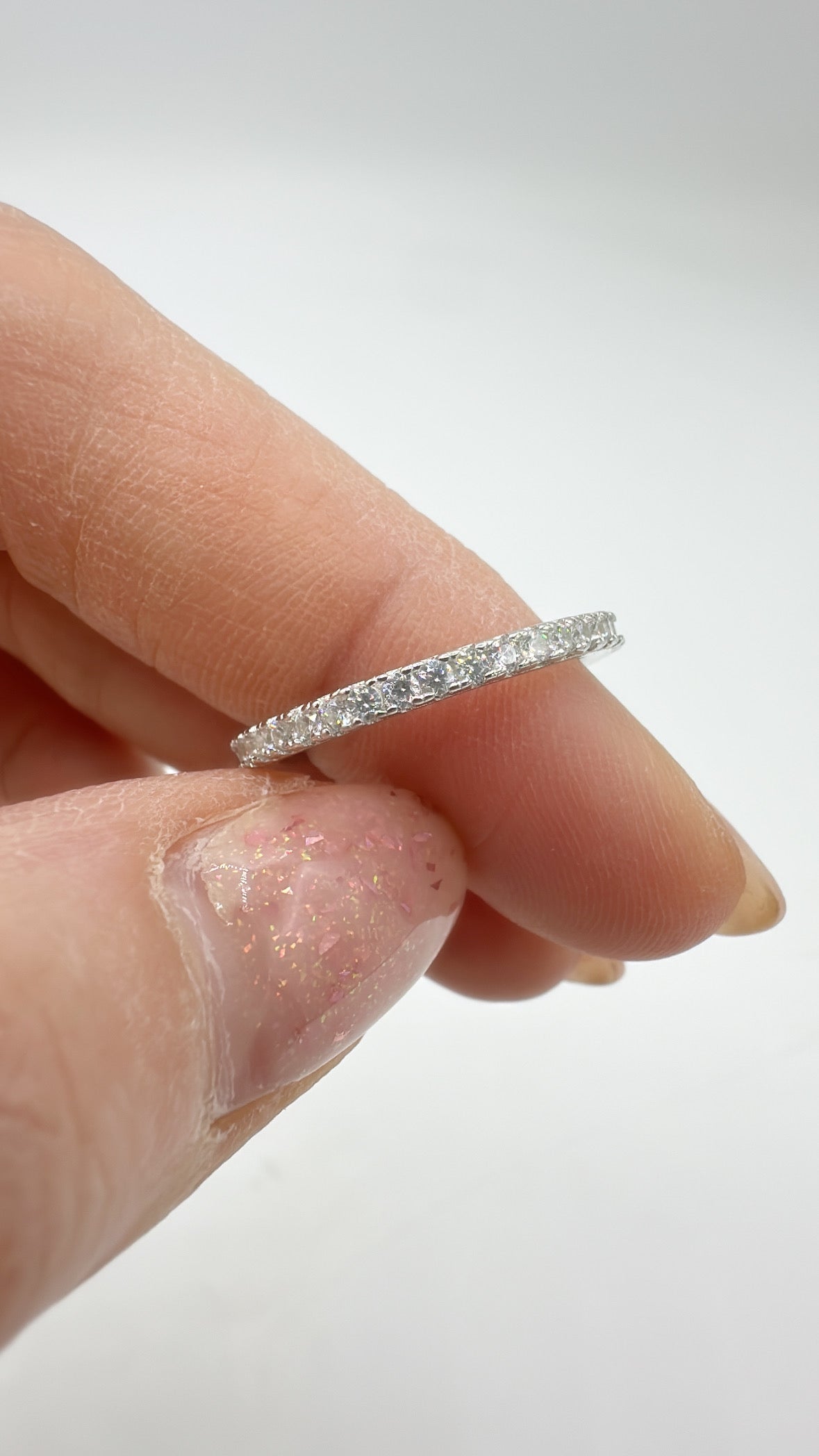 ANELLO VERETTA CON ZIRCONI BIANCHI