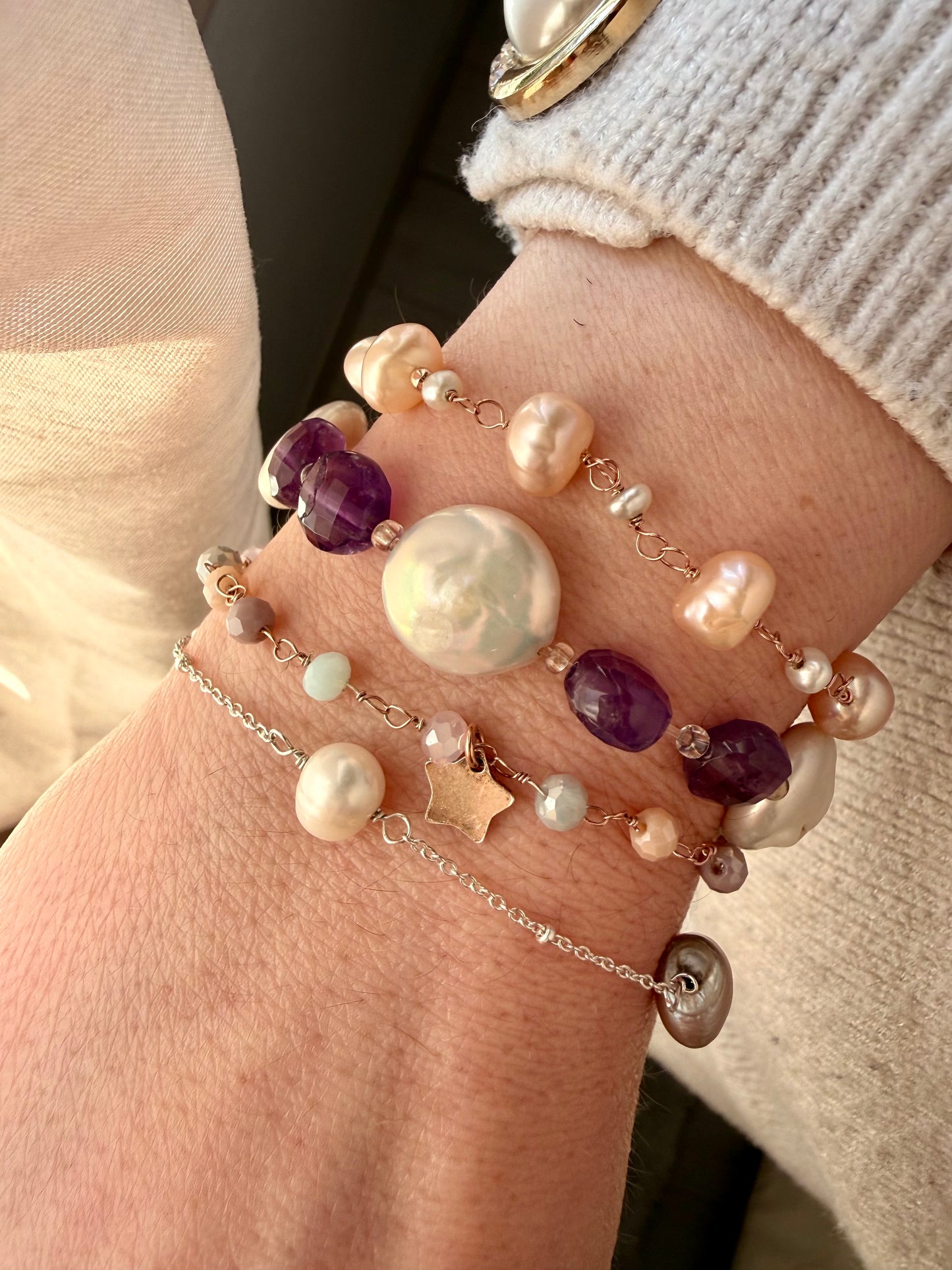 BRACCIALE ALTERNATO DA PERLE SASSETTO ROSA