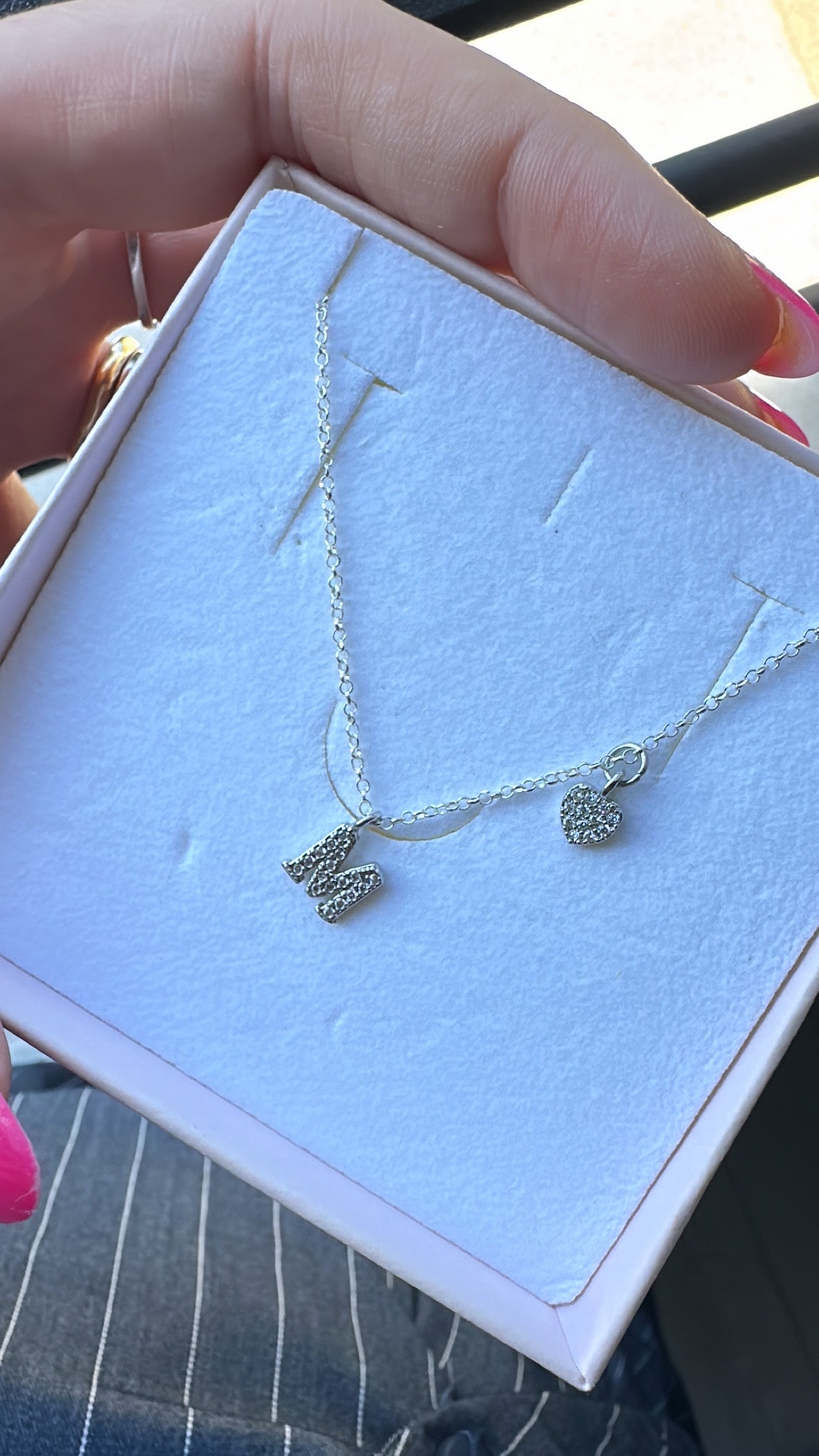 COLLANA CON LETTERINA E CUORICINO