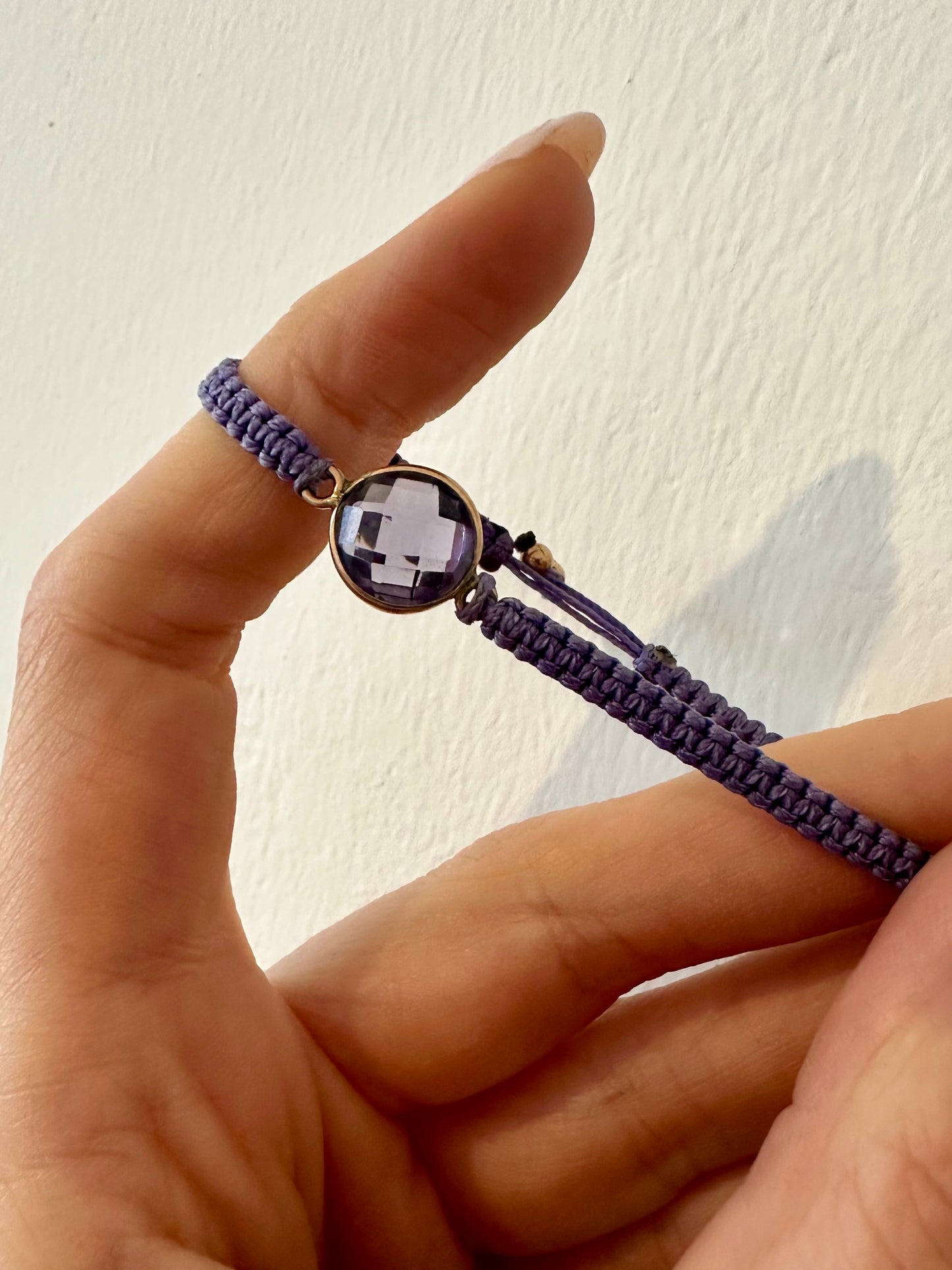 BRACCIALE IN MACRAMÈ CON PIETRE NATURALI