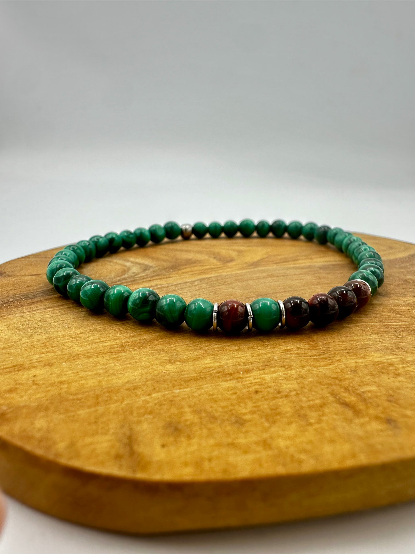 BRACCIALE ELASTICO CON OCCHIO DI TIGRE E MALACHITE