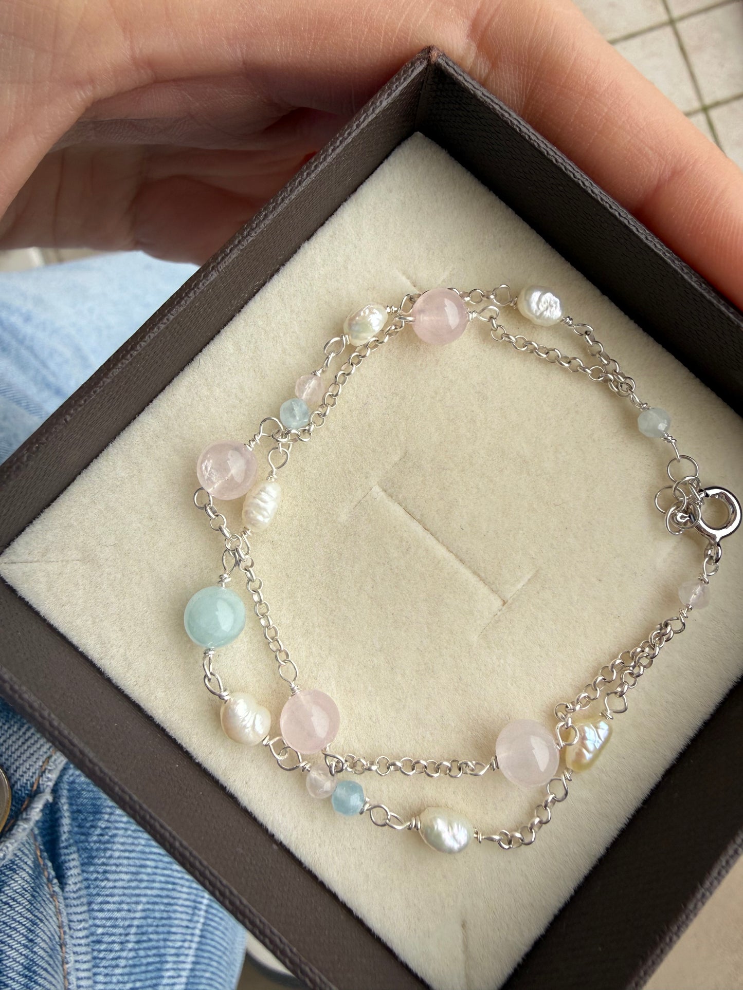 BRACCIALE IN ARGENTO 925 CON ACQUAMARINA, QUARZO ROSA E PERLE NATURALI