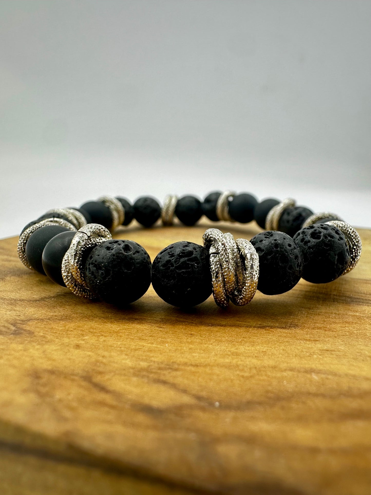BRACCIALE ELASTICO CON ONICE NERO OPACO E LAVA NERA