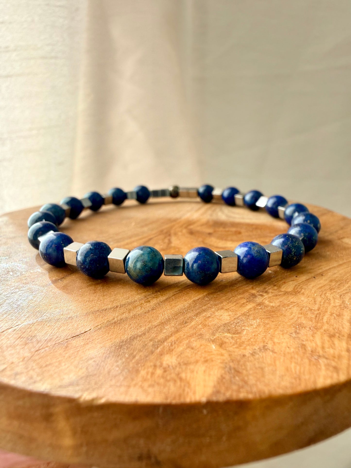 BRACCIALE ELASTICO CON LAPISLAZZULI ED EMATITE