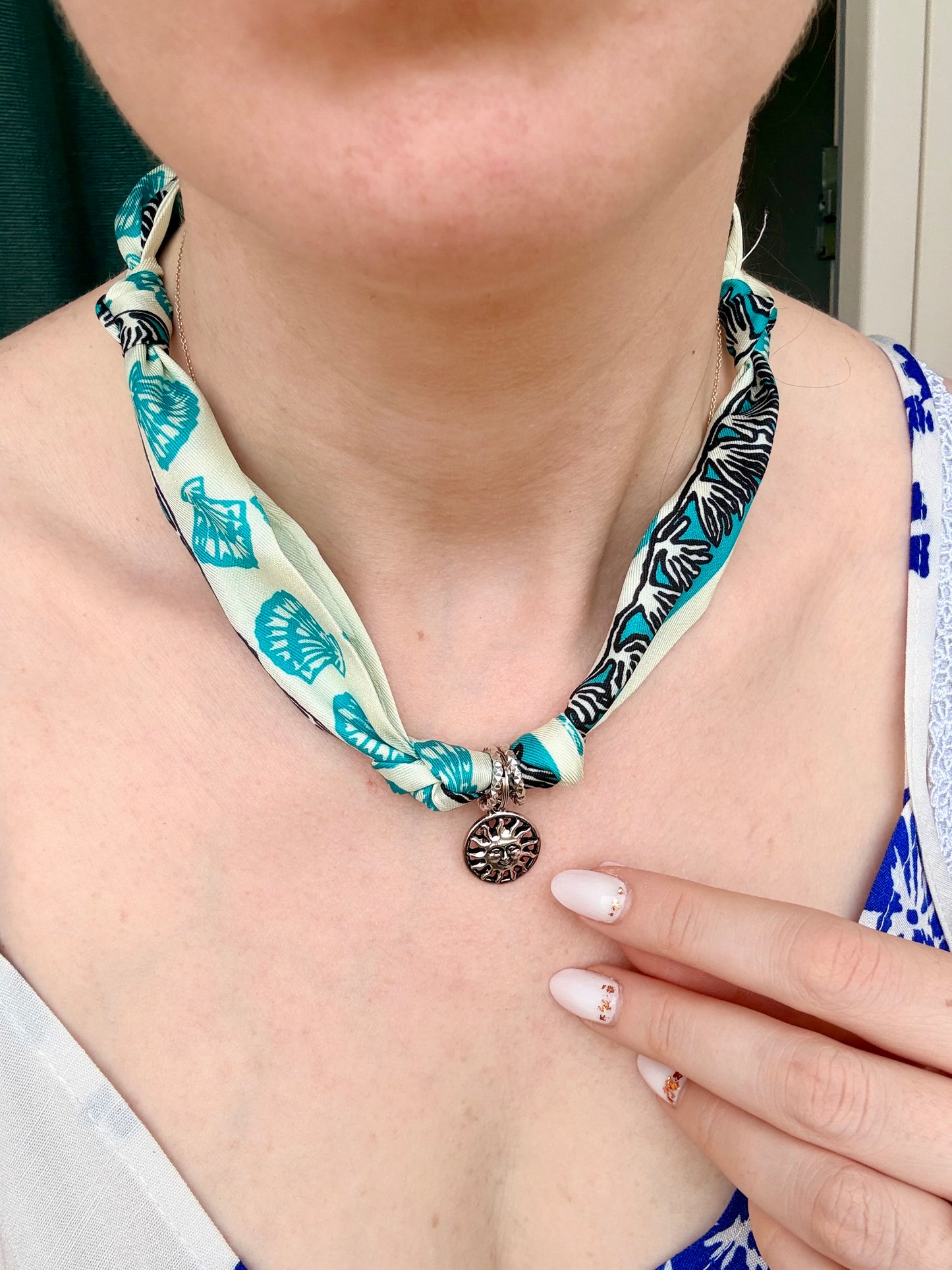 FOULARD GIOIELLO TURCHESE CON CHARM SOLE