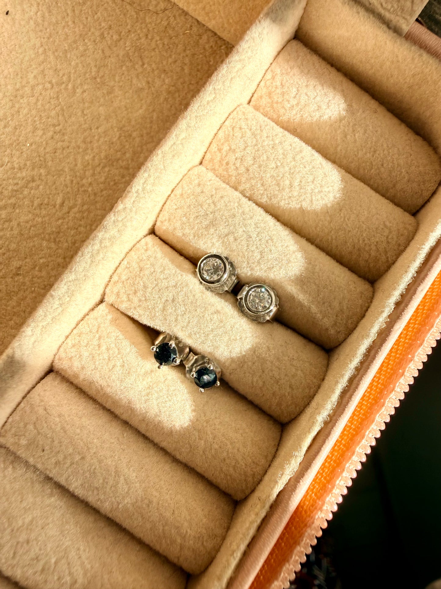 ORECCHINI PUNTO LUCE 3mm