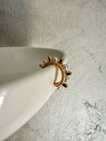 EARCUFF DORATO CON PERLE E PUNTE