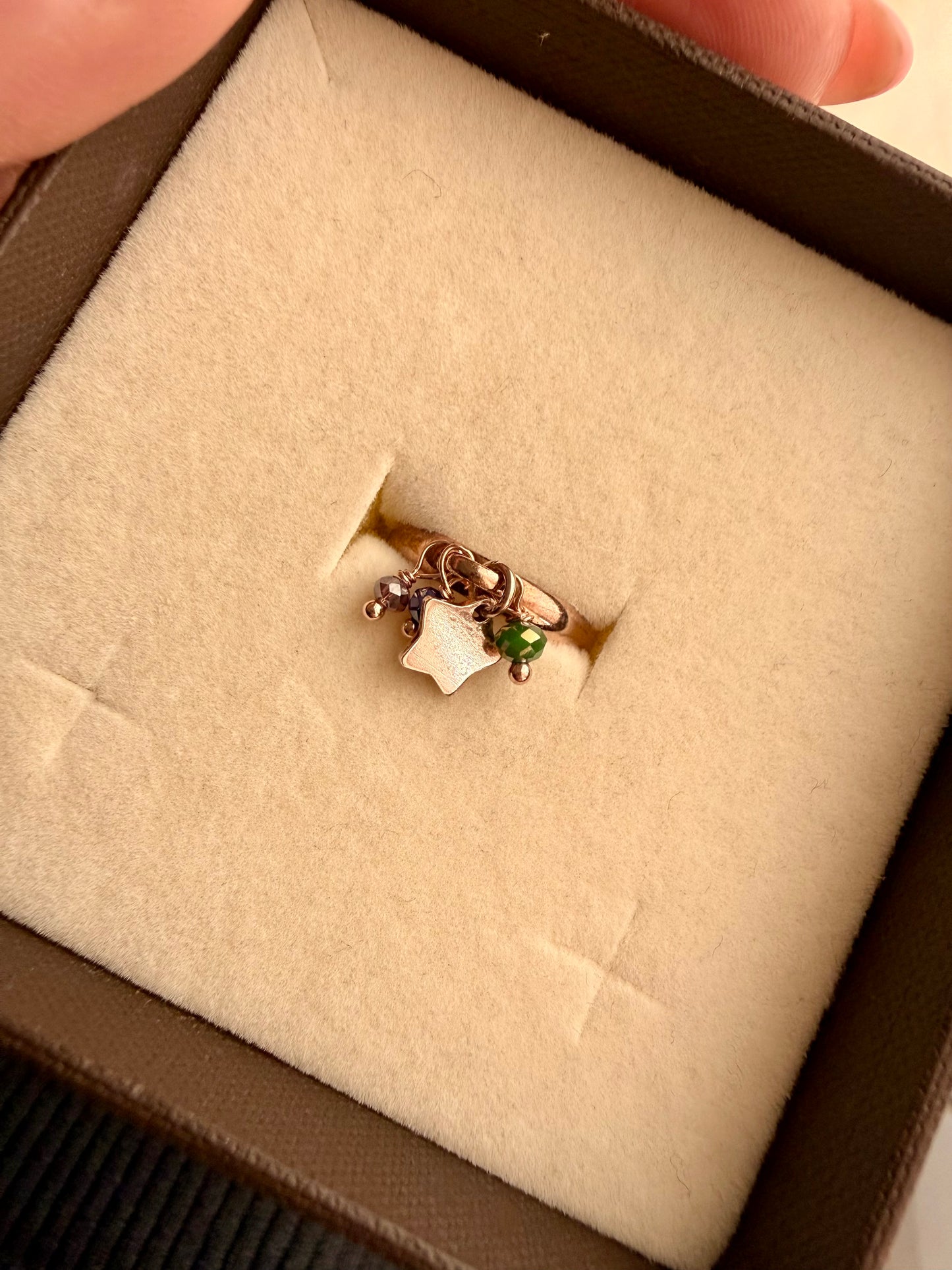 ANELLO REGOLABILE ARGENTO CON STELLA E CRISTALLI COLORATI PENDENTI