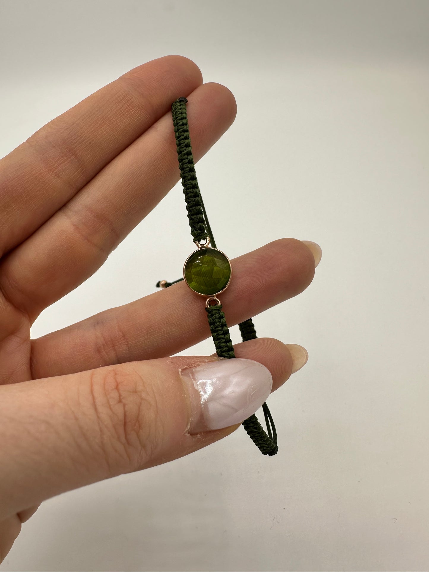 BRACCIALE IN MACRAMÈ CON PIETRE NATURALI