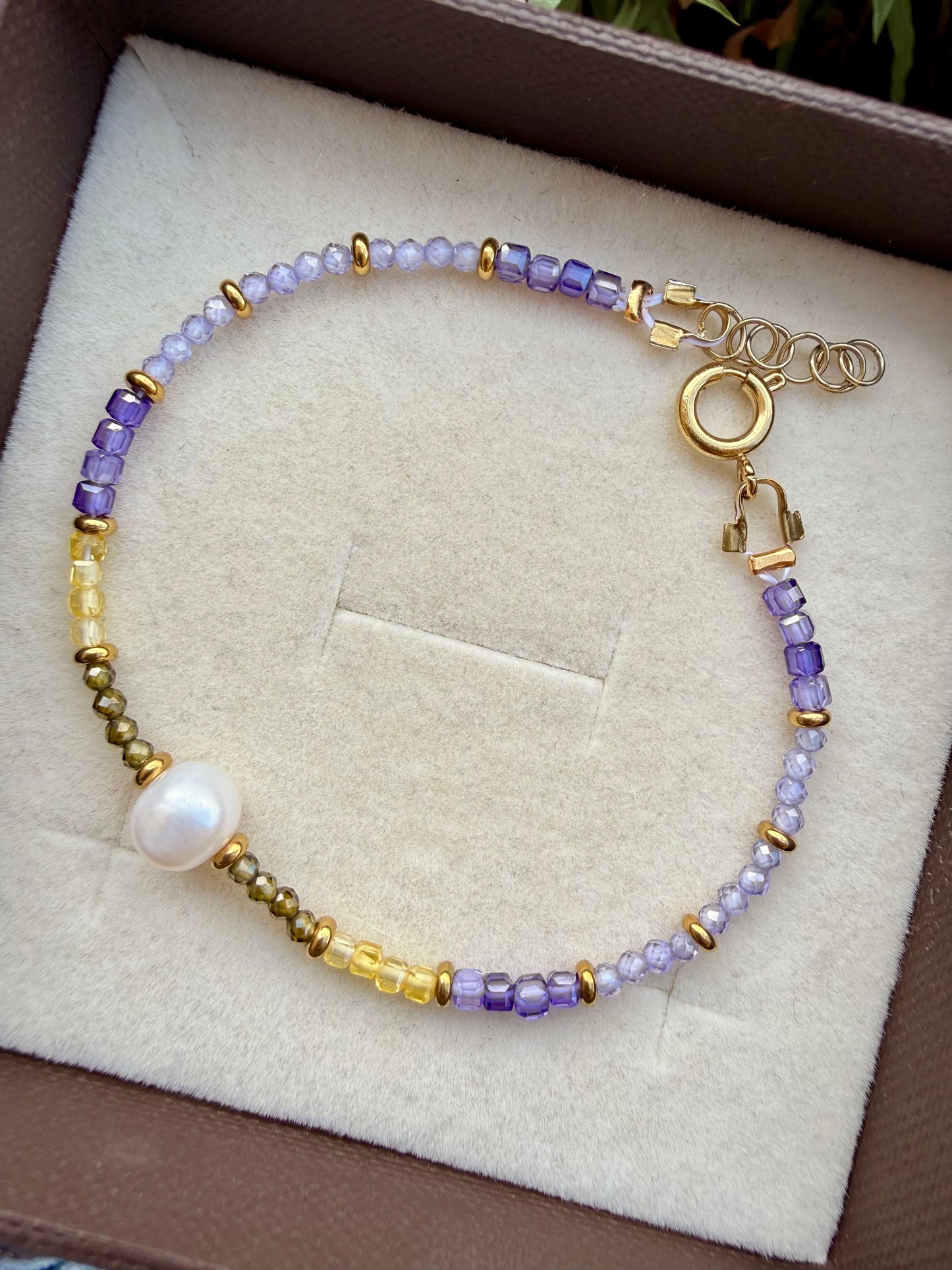 BRACCIALE ZIRCONI MULTICOLORE E PERLA NATURALE