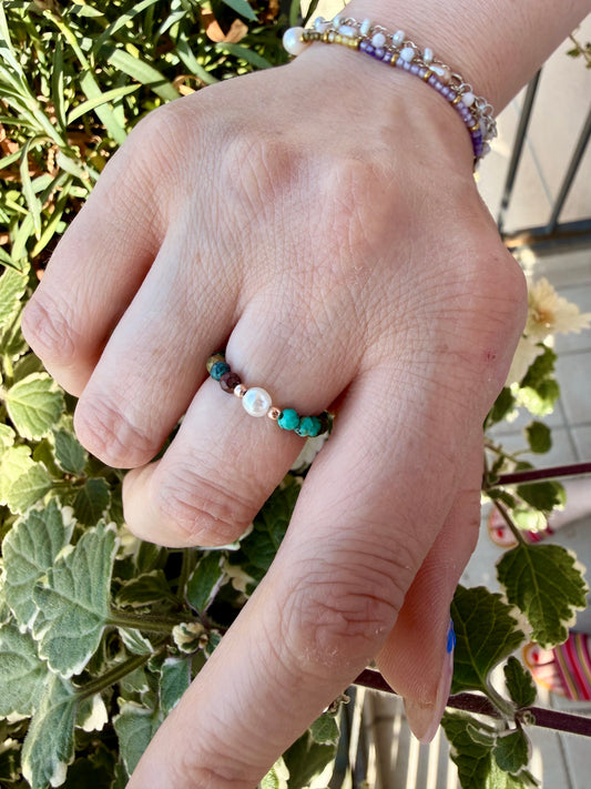 ANELLO ELASTICO TURCHESE NATURALE E PERLA TONDA CENTRALE