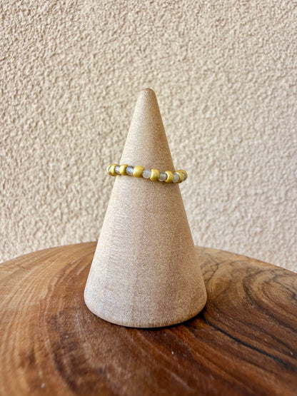 ANELLO ELASTICO CON MICRO LABRADORITE E RONDELLE ORO