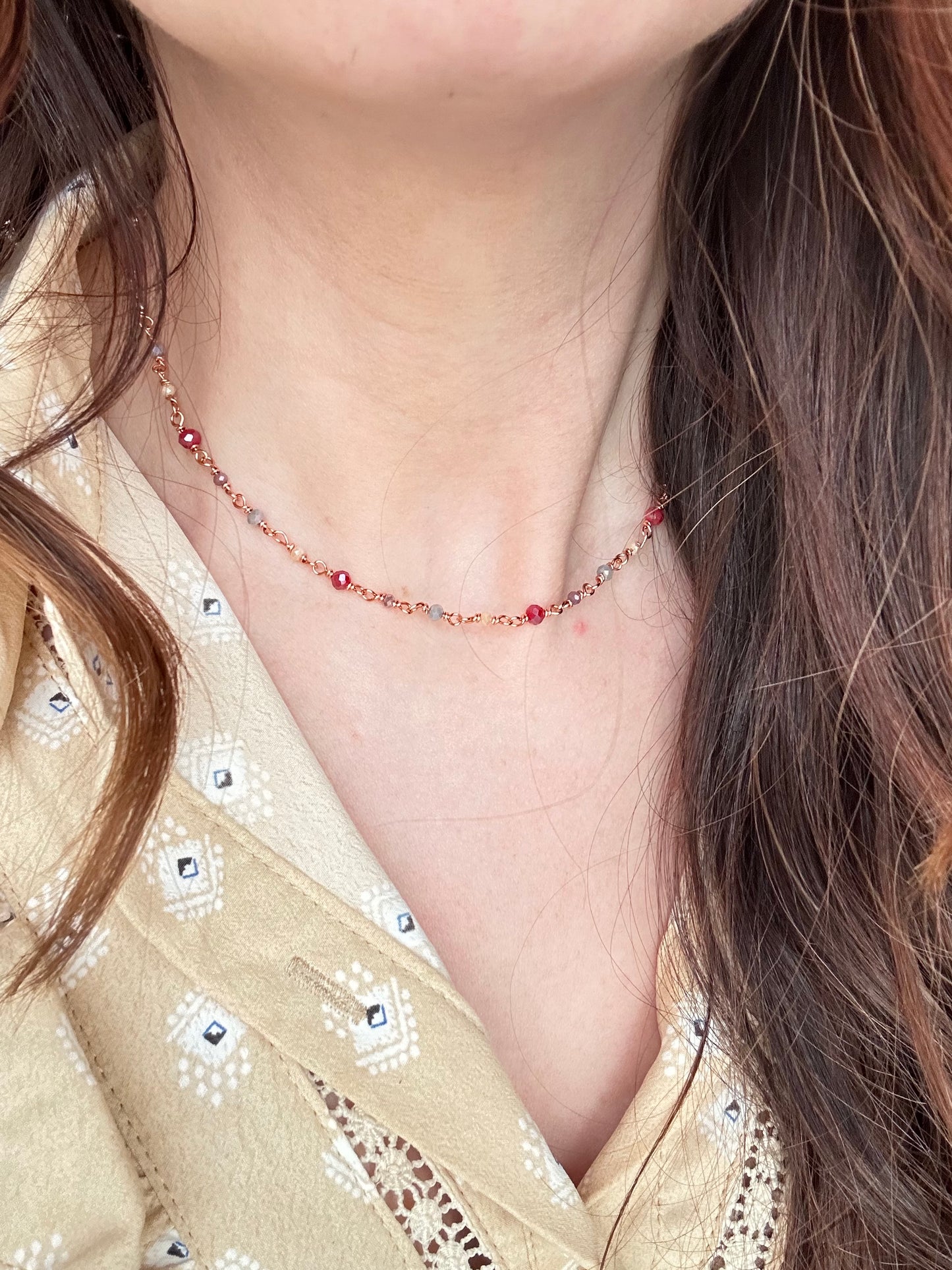 COLLANA CRISTALLI BORDEAUX, BEIGE, TORTORA E PRUGNA