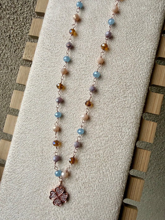 COLLANA CRISTALLI MULTICOLORE CON SOGGETTO DI ZIRCONI BIANCHI QUADRIFOGLIO