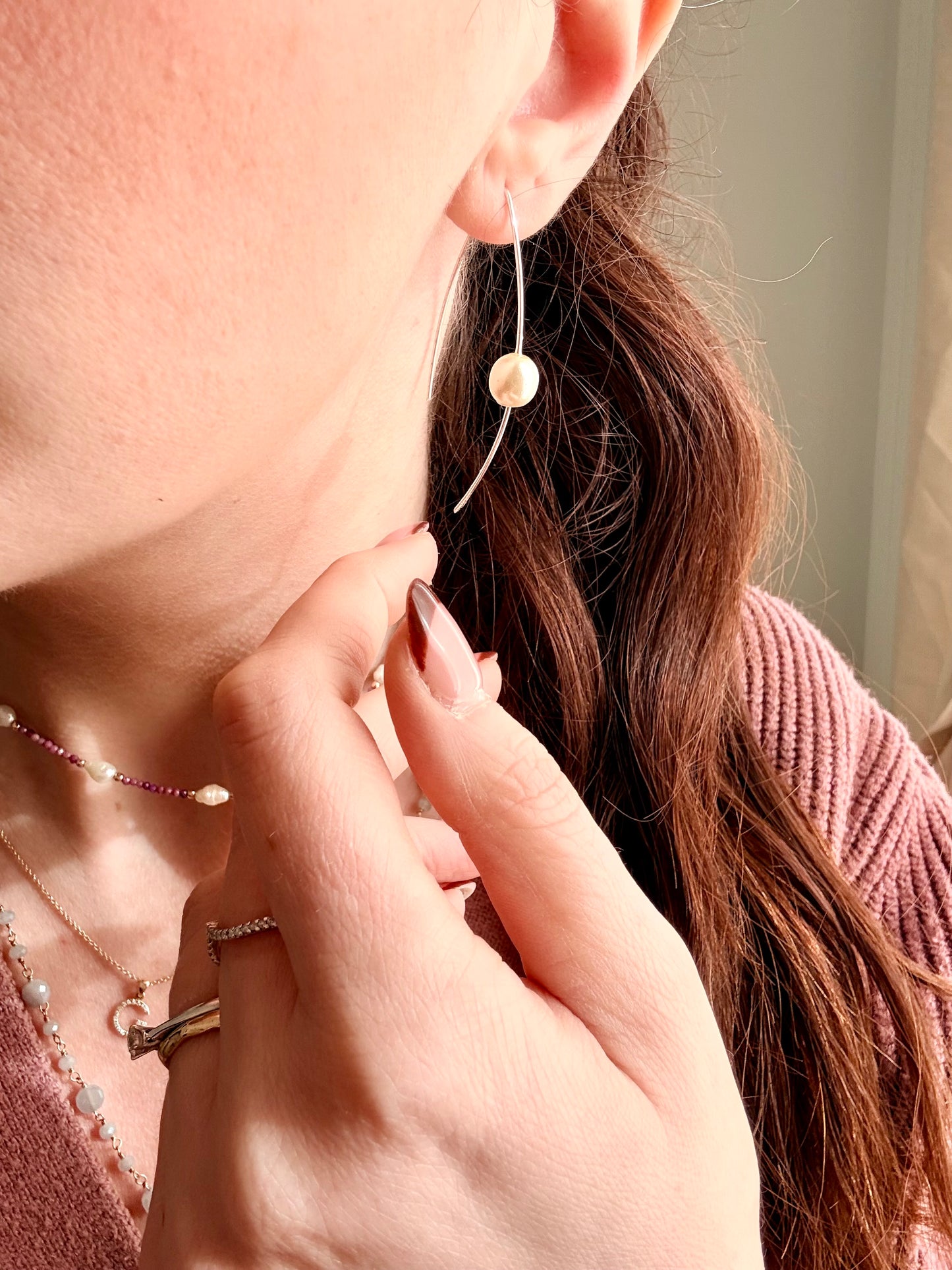 COPPIA ORECCHINI A FILO AMO RIGIDO CON PERLA