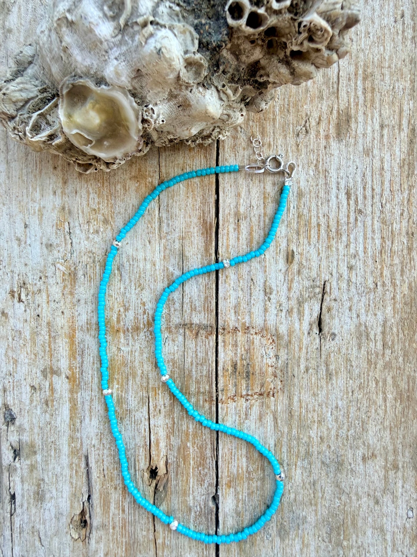COLLANA CON PERLINE MIYUKI E CRISTALLI CINESI