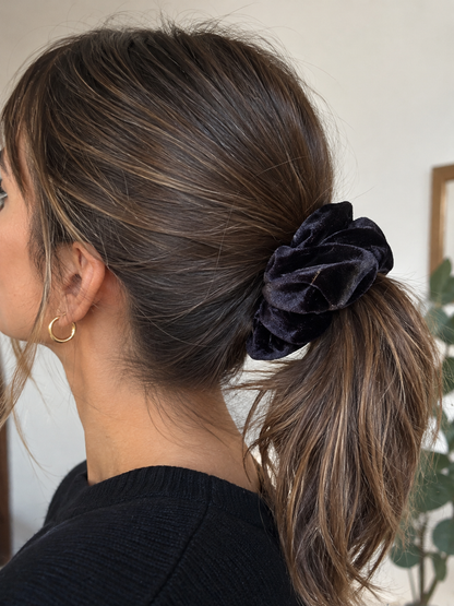 SCRUNCHIE IN VELLUTO NERO