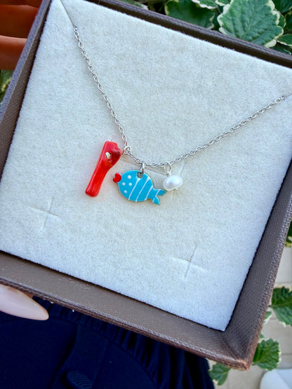 COLLANA CATENA FORZATINA IN ARGENTO 925 CON PESCE, CORALLO BAMBÙ E PERLA D’ACQUA DOLCE