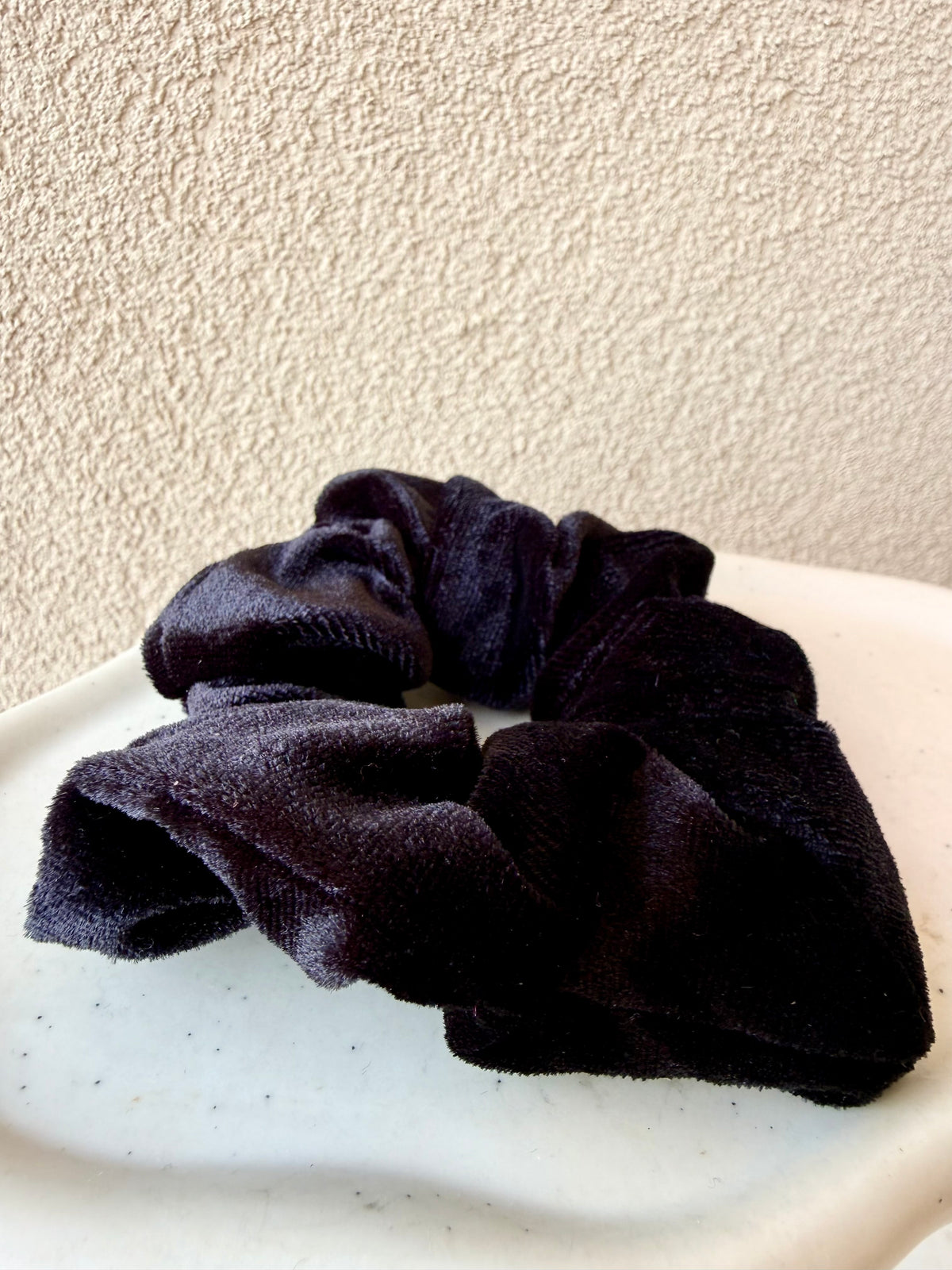 SCRUNCHIE IN VELLUTO NERO