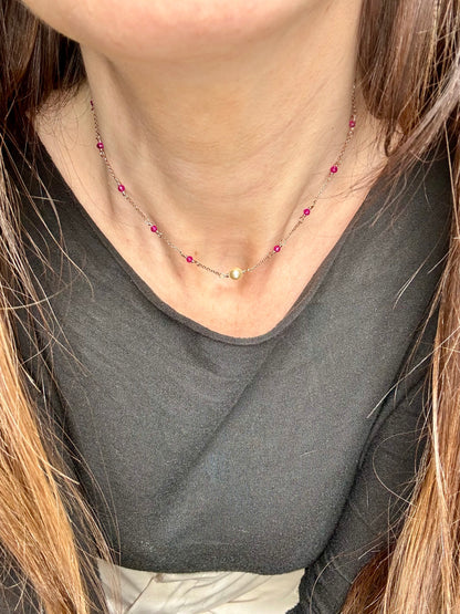 COLLANA CATENA ROLÒ ALTERNATA DA CRISTALLI FUCSIA CON PERLA BIANCA