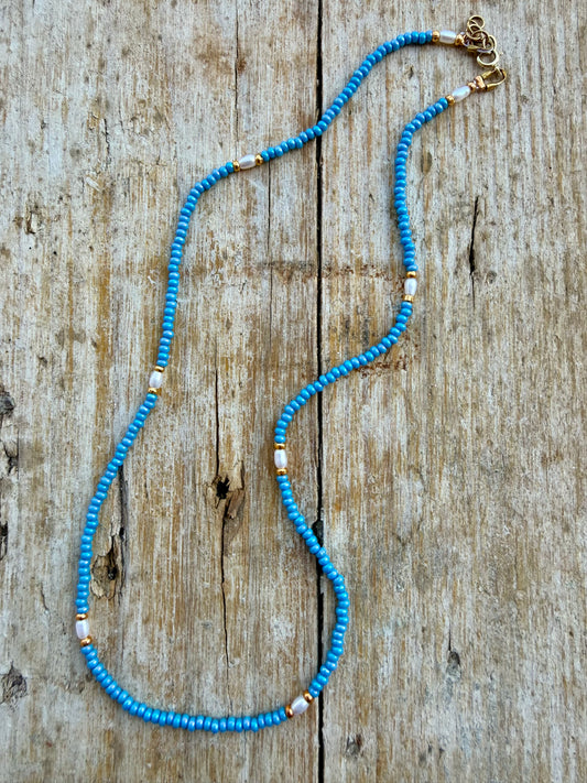COLLANA PRECIOSA MICRO RONDELLE COLORATE ALTERNATE A MICRO PERLA RISINO NATURALE ARGENTO DORATO