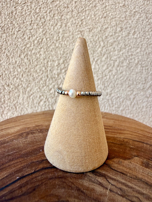 ANELLO A SFERE ELASTICO CON PEPITE ROSÉ E SFERA CENTRALE