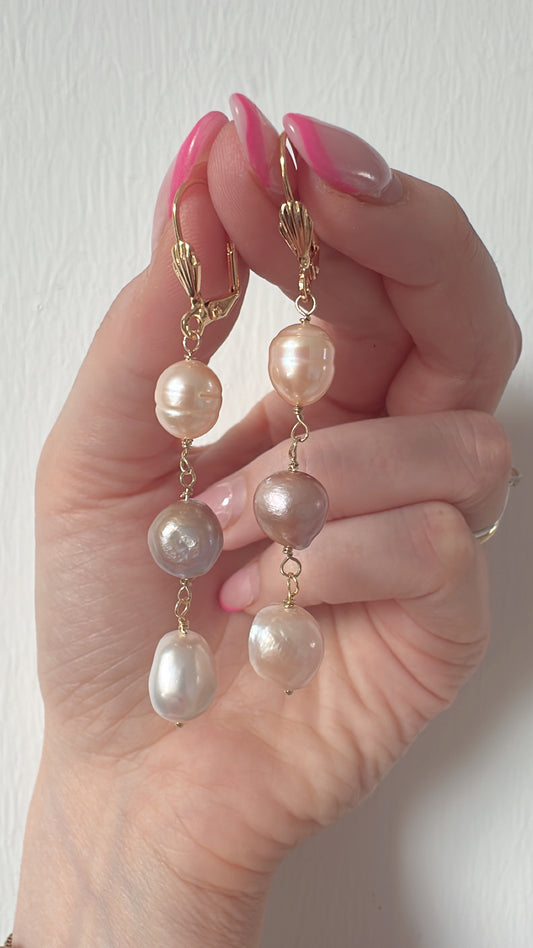 ORECCHINI CON PERLE ROSA E VIOLA