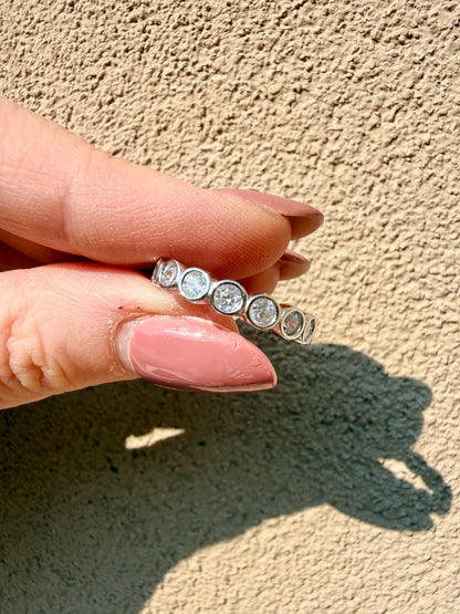 ANELLO VERETTA ETERNITY CON ZIRCONI TONDI INCASTONATI