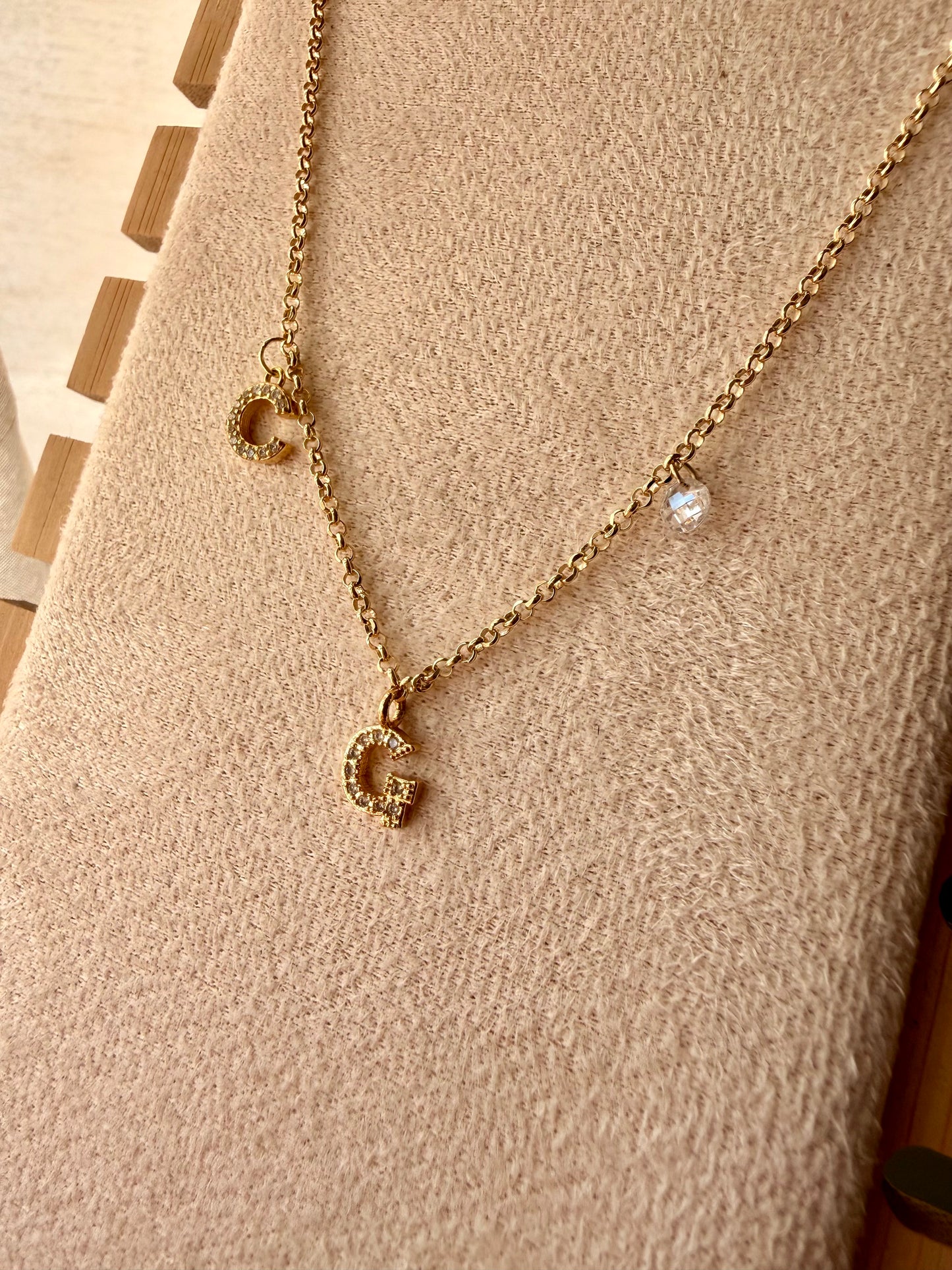 COLLANA LETTERINE E PUNTO LUCE