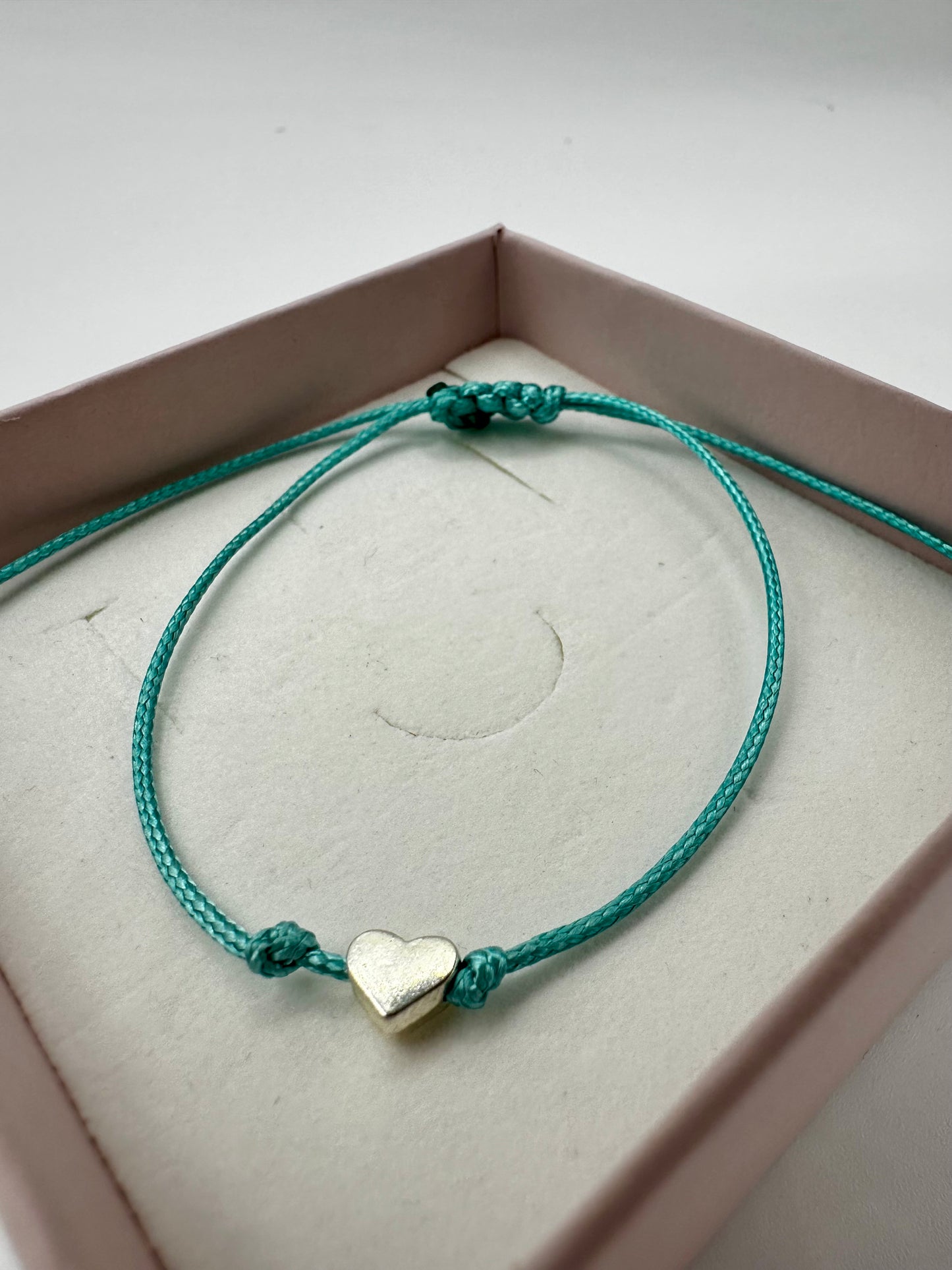 BRACCIALE CORDINO CON CUORE