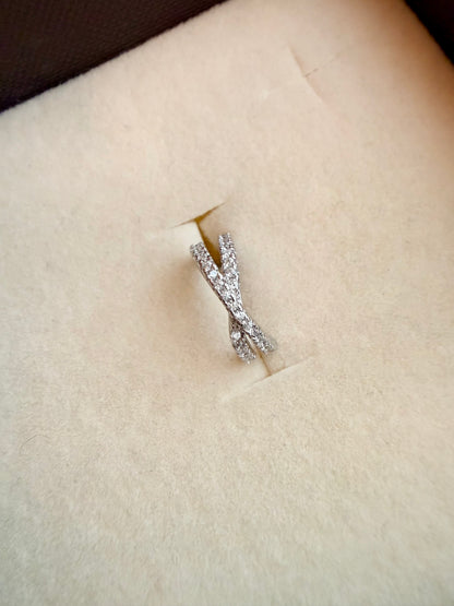 EAR CUFF CON DUE FILE DI ZIRCONI INCROCIATE