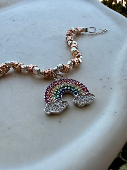 BRACCIALE BICOLORE DADINI MARTELLATI CON ARCOBALENO