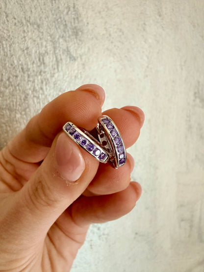 ORECCHINI A CERCHIO CON ZIRCONI VIOLA