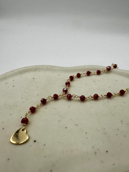 COLLANA ROSARIO CON CRISTALLI ROSSO SCURO E CUORICINO