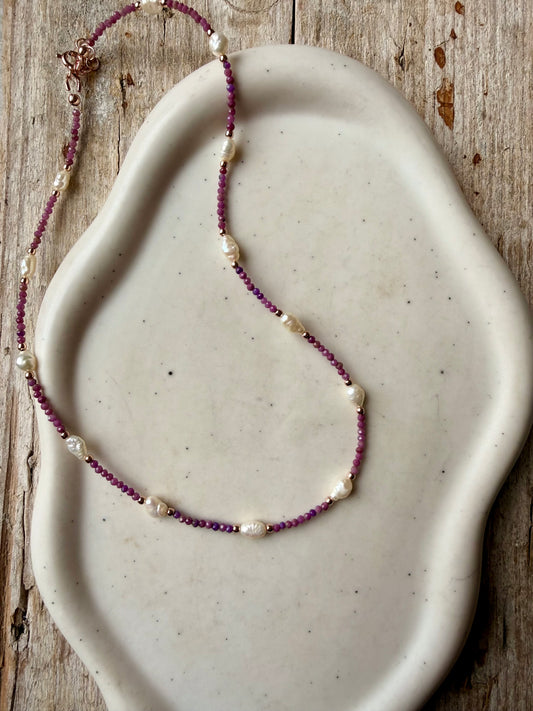 COLLANA LEPIDOLITE ALTERNATA DA PERLE E PEPITE ARGENTO ROSÉ