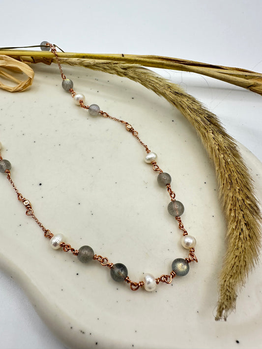 COLLANA PERLE D’ACQUA DOLCE E LABRADORITE