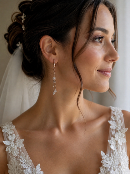 ORECCHINI AMO A GOCCIA CON CATENELLE CON ZIRCONI BIANCHI