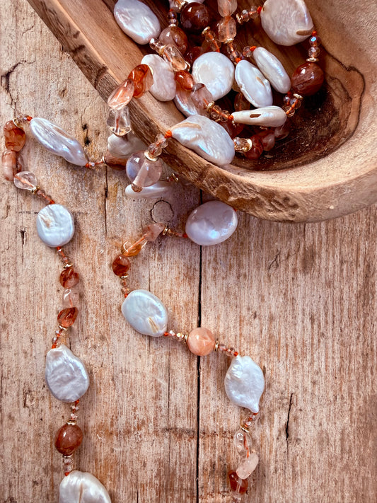 COLLANA LUNGA CON PIETRE E PERLE