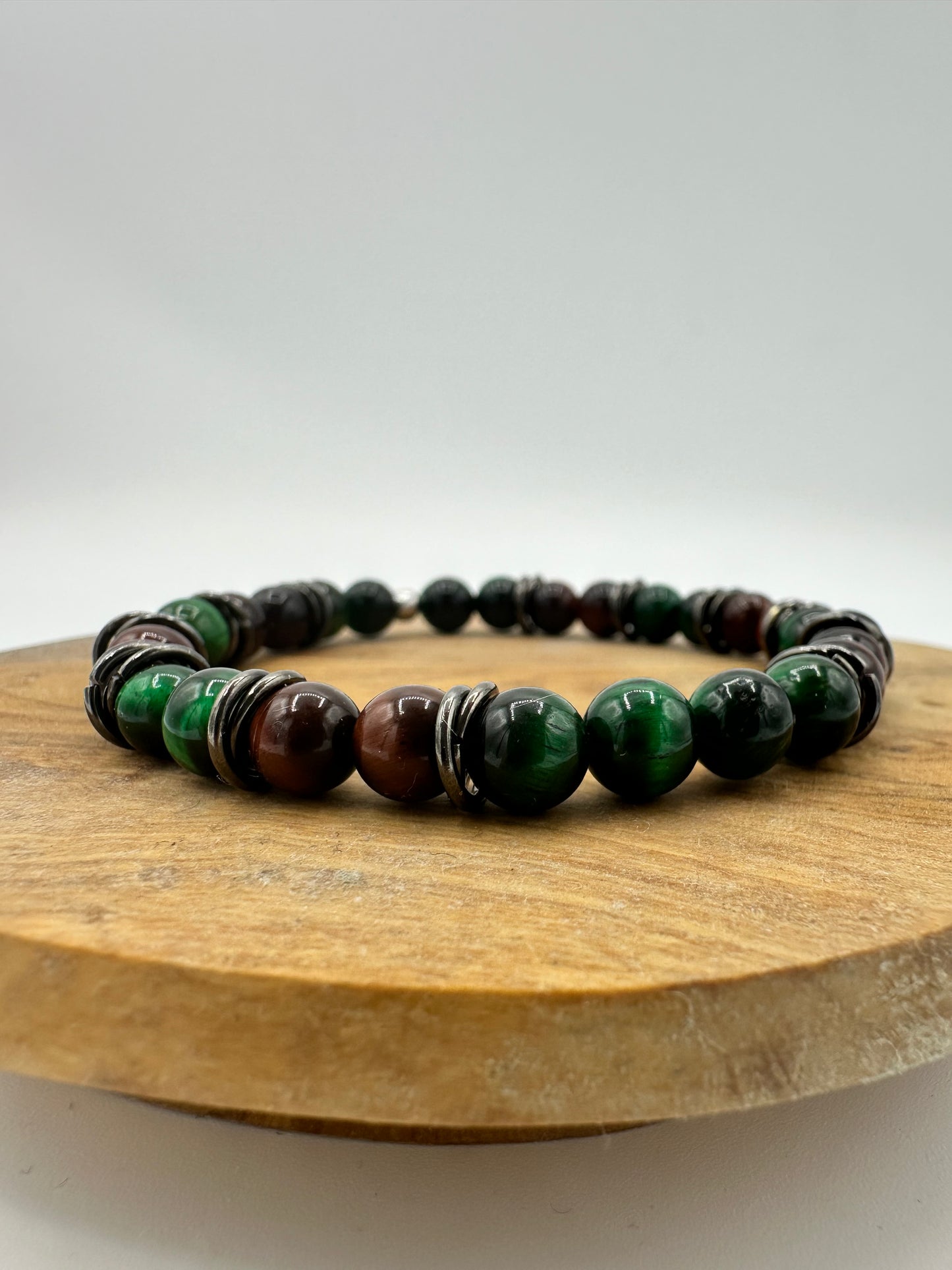 BRACCIALE UOMO CON OCCHIO DI TIGRE VERDE E ROSSO