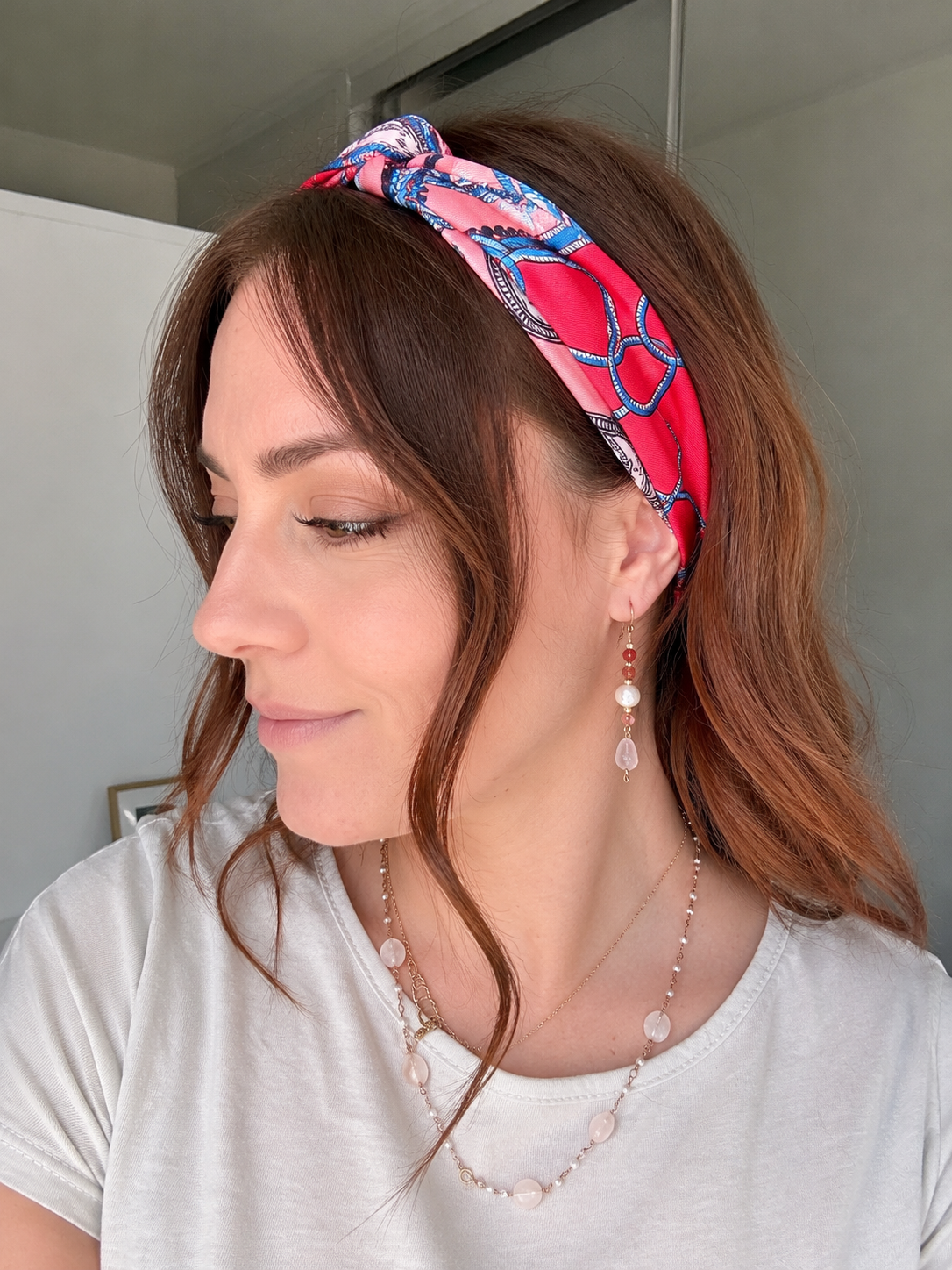 BANDANA FOULARD CON MOTIVO ROSSO-ROSA-BLU