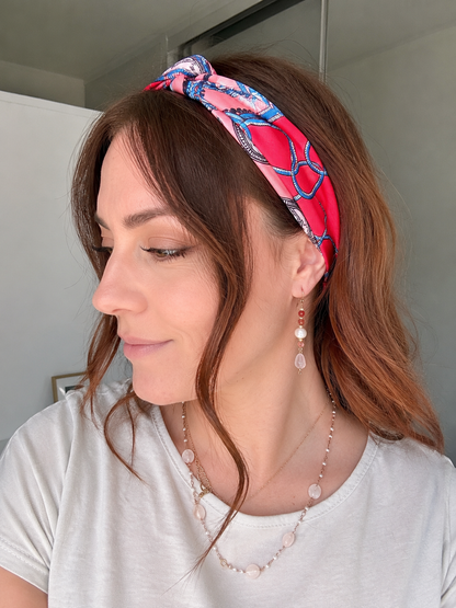BANDANA FOULARD CON MOTIVO ROSSO-ROSA-BLU