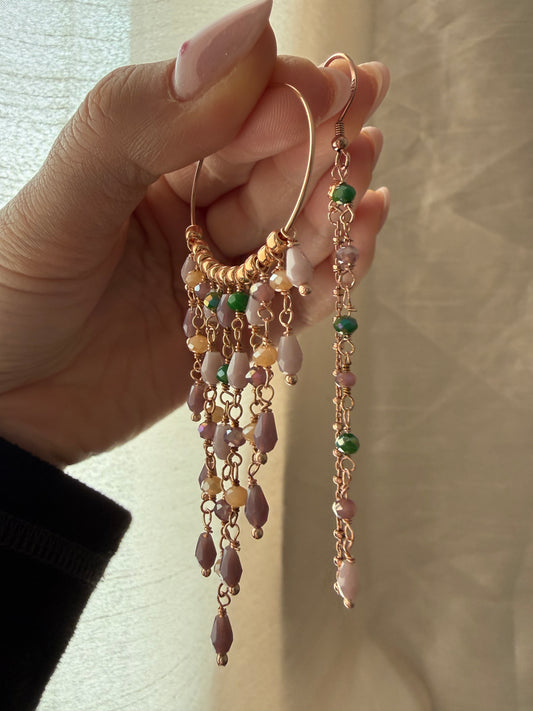 COPPIA ORECCHINI SPAIATI CERCHIO + MONACHELLA CON PIETRE SINTETICHE NEI TONI DEL PORPORA, GRIGIO, VERDE E CHAMPAGNE