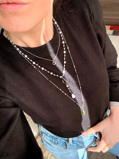 COLLANA LUNGA CON PIETRA VERDE E CATENA ROSARIO