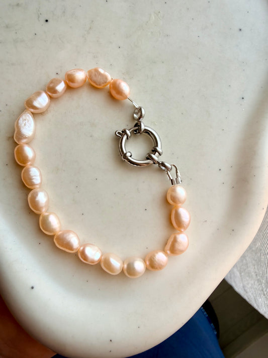 BRACCIALE PERLE BAROCCHE ROSA E CHIUSURA A MARINAIO