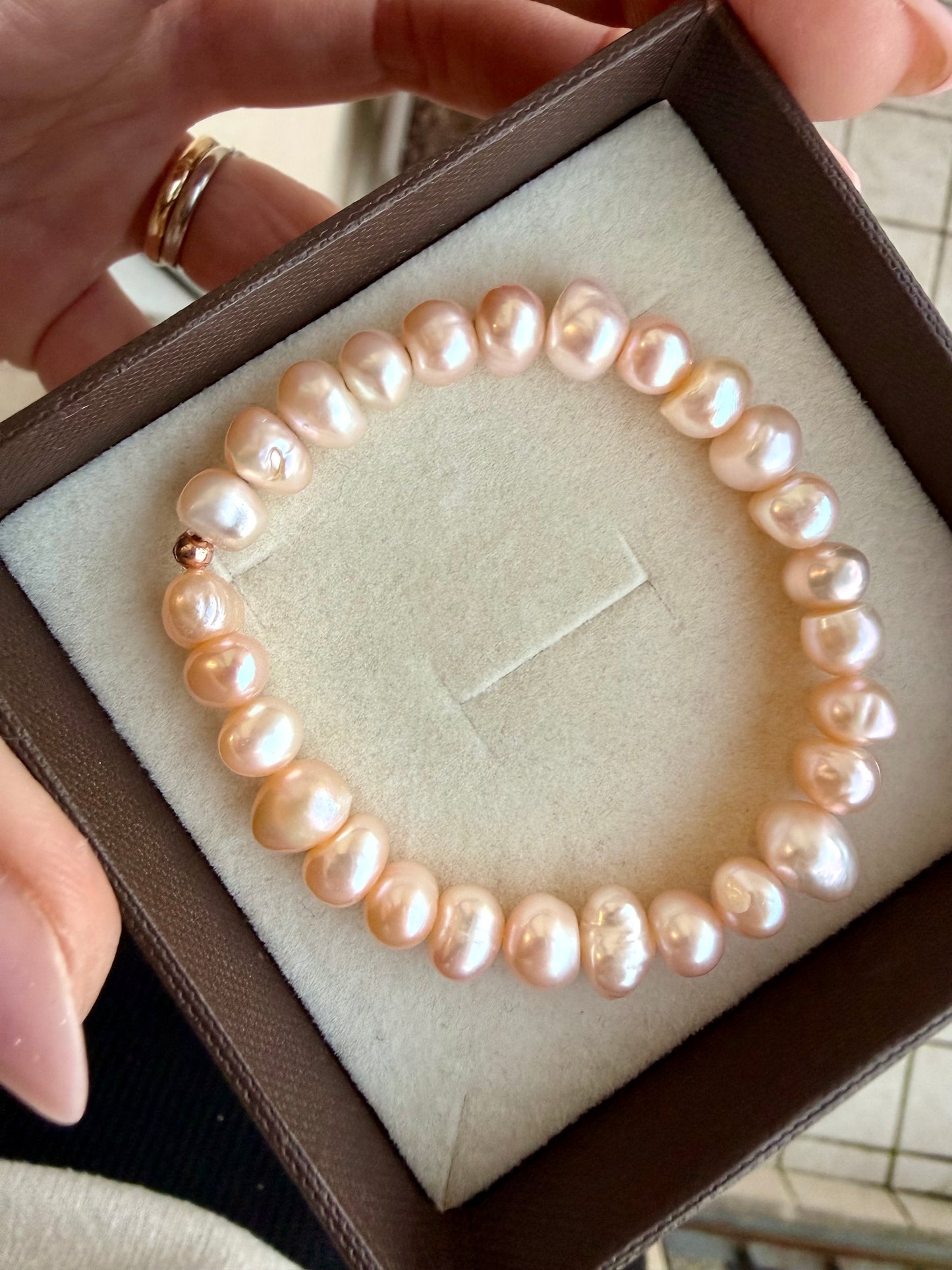 BRACCIALE ELASTICO PERLE NATURALI ROSA DA 0,5 cm